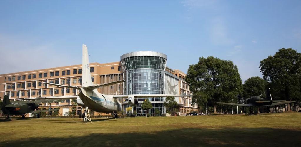 上海工程技术大学走进春招专业之飞行器制造工程